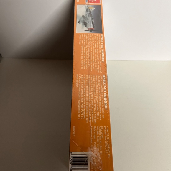 AMT Ertl P-47D Thunderbolt Model Plane Kit 1:48 scale Model 8886 1990 Sealed Box - Picture 2 of 11